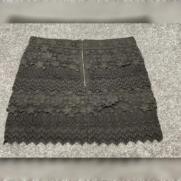 American Eagle Outfitters Charcoal Tiered Ruffle Mini Skirt - Picture 2 of 3